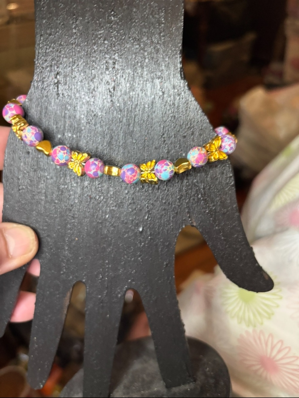 Pink Floral Beaded Bracelet with Gold Accents